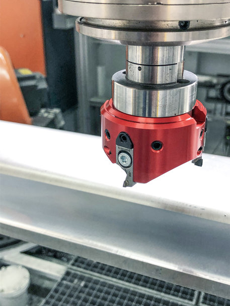 KADIA system processes battery trays Efficient processing with robots